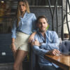Camisa de rayas marino y blanco FOR2449 — en modelo