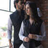 Camisa de combinaciones blanco y negro FOR2506 — en modelo