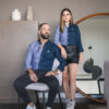 Camisa de combinaciones gris y marino FOR2539 — detalle de tela