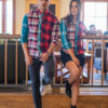 Camisa de combinaciones de cuadros rojos y verdes EQ347 — detalle