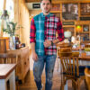 Camisa de combinaciones de cuadros gris y rojos FOR2612 — vista frontal