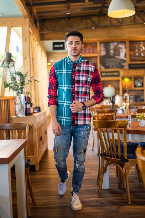 Camisa de combinaciones de cuadros gris y rojos FOR2612 — vista frontal