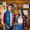 Camisa de combinaciones de cuadros gris y rojos EQ349 — vista lateral