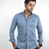 Camisa de cuadros azules FOR2664 — en modelo