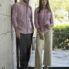 Camisa básica color cereza EQ403 — vista lateral