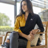 Camisa de combinaciones negro y amarillo FOR2734 — vista lateral