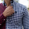 Camisa de mini cuadros rojo y marino FOR2764 — vista lateral
