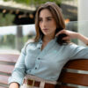 Camisa de lino color menta aqua FOR2774 — en modelo