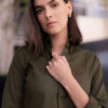 Camisa básica de lino color verde militar FOR2807 — detalle