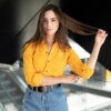 Camisa básica de lino color amarillo FOR2808 — vista frontal