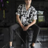 Camisa de manga corta con estampado negro y blanco FOR2813 — vista posterior