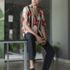 Camisa de manga corta con estampado negro y beige FOR2814 — detalle