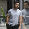 Playera básica gris claro TS101 — detalle