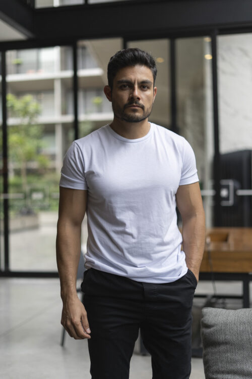 Playera básica blanca TS100 — vista frontal
