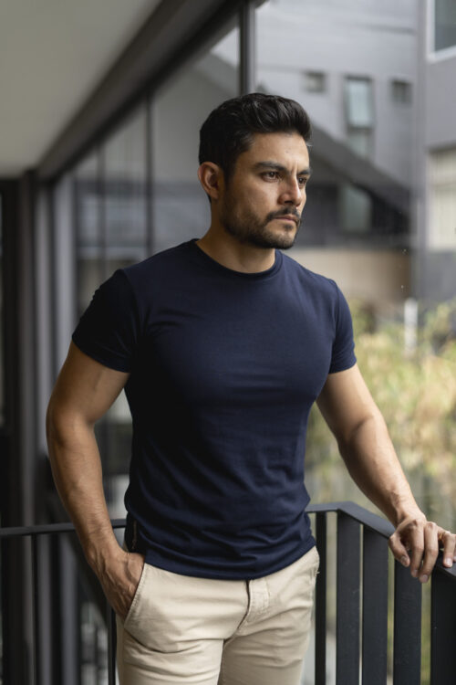 Playera básica marino TS102 — vista posterior