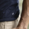 Playera básica marino TS102 — en modelo