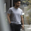 Playera básica gris claro TS101 — vista posterior
