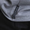 Playera básica gris claro TS101 — en modelo