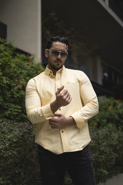 Camisa básica amarilla FOR2854 — vista posterior