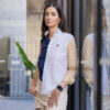 Camisa de combinaciones blanco, azul marino y beige FOR2880 — vista lateral
