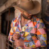 Camisa multicolor con estampados triangulares FOR2865 — vista posterior