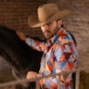 Camisa multicolor con estampados triangulares FOR2866 — vista lateral