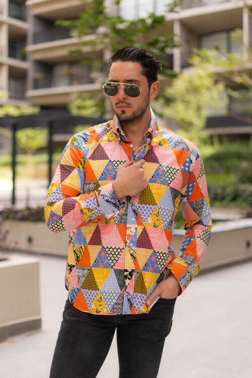 Camisa multicolor con estampados triangulares FOR2865 — vista frontal
