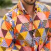 Camisa multicolor con estampados triangulares FOR2865 — detalle de tela