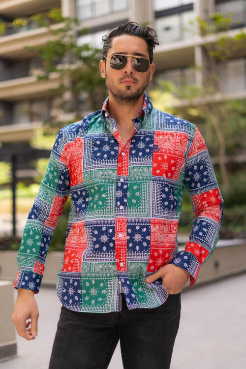 Camisa multicolor con estampados cuadrados FOR2864 — vista frontal