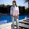 Camisa de combinaciones blanco, cielo y rojizo FOR2909 — en modelo
