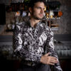 Camisa con estampado graffiti color carbón FOR2943 — en modelo
