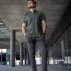 Camisa de manga corta verde militar FOR2967 — detalle
