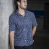 Camisa de manga corta de estampados de aros azules FOR2958 — vista posterior