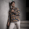 Camisa de estampados de leopardo FOR2965 — en modelo