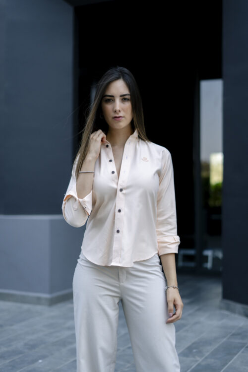 Camisa básica durazno FOR2982 — vista posterior