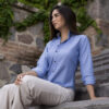 Camisa básica azul cielo FOR3006 — detalle