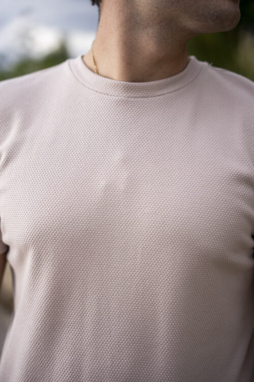 Playera de punto beige PT0004 — vista posterior