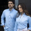 Camisa básica cielo oxford FOR3013 — en modelo