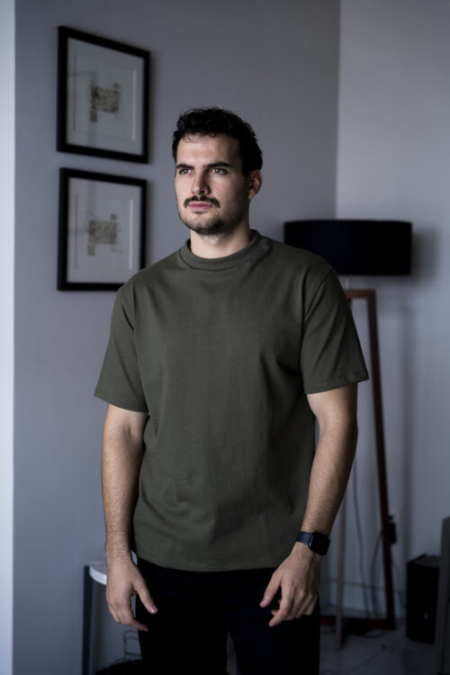 Playera oversize verde militar OV0004 — vista frontal
