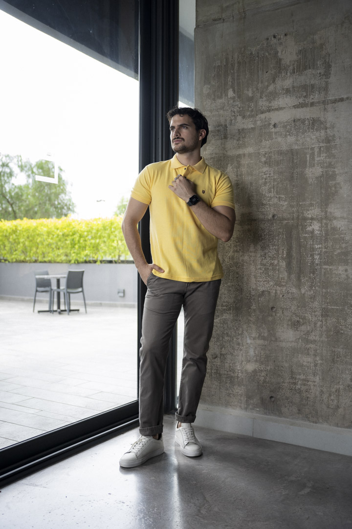 Playera polo basica color amarillo POL0020 — detalle