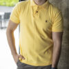Playera polo basica color amarillo POL0020 — vista posterior