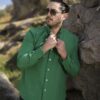 Camisa Dryflex color verde bandera FOR3075 — en modelo