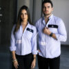 Camisa azul cielo con franjas azul marino y blanco FOR3084 — en modelo