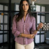 Camisa de mini cuadros rojo vino FOR3092 — vista lateral