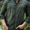 Camisa de cuadros verde militar FOR3113 — vista frontal