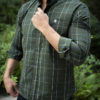 Camisa de cuadros verde militar FOR3113 — detalle