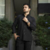 Camisa Dryflex color negro FOR3121 — en modelo