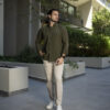 Camisa Dryflex color verde militar FOR3127 — en modelo
