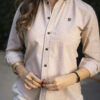 Camisa básica beige oxford FOR3172 — vista posterior