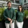Camisa Dryflex Verde esmeralda FOR3189 — en modelo